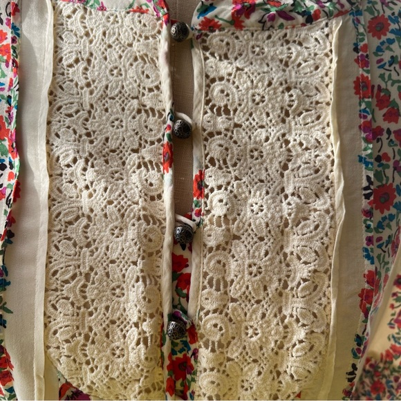 Anthropologie:MAEVE•crochet floral peplum blouse•sz 8 - Picture 9 of 16